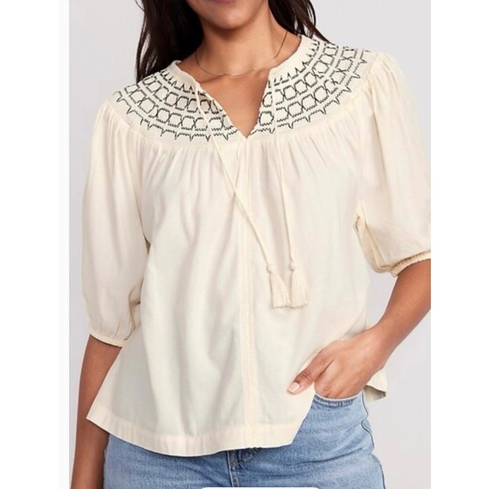 Old‎ Navy Womens Small Off White Embroidered Smocked Peasant Blouse Puff Sleeve